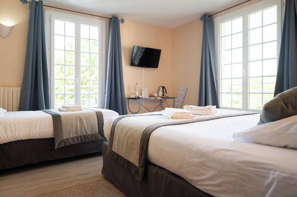 Logis Hôtel Domaine les Falaises