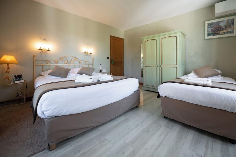 Logis Hôtel Domaine les Falaises