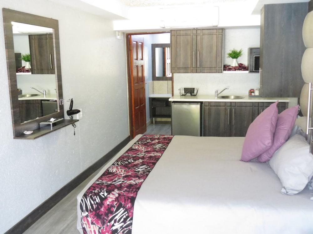 Bushmans Rock Country Lodge