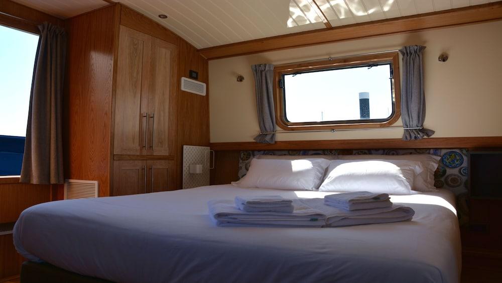 Tagus Marina - Houseboat