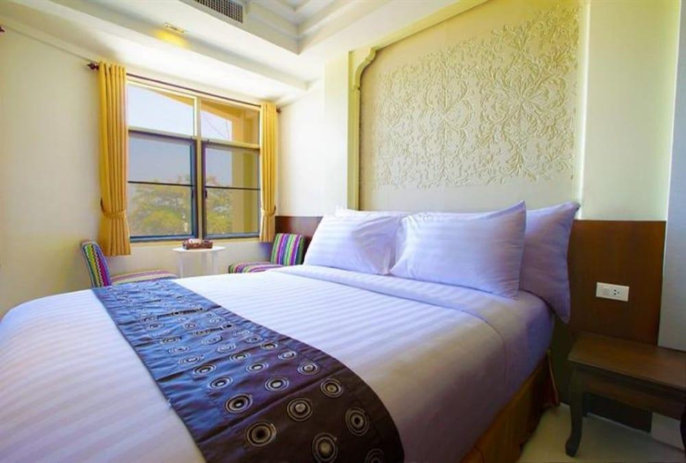 Madame Green Forever