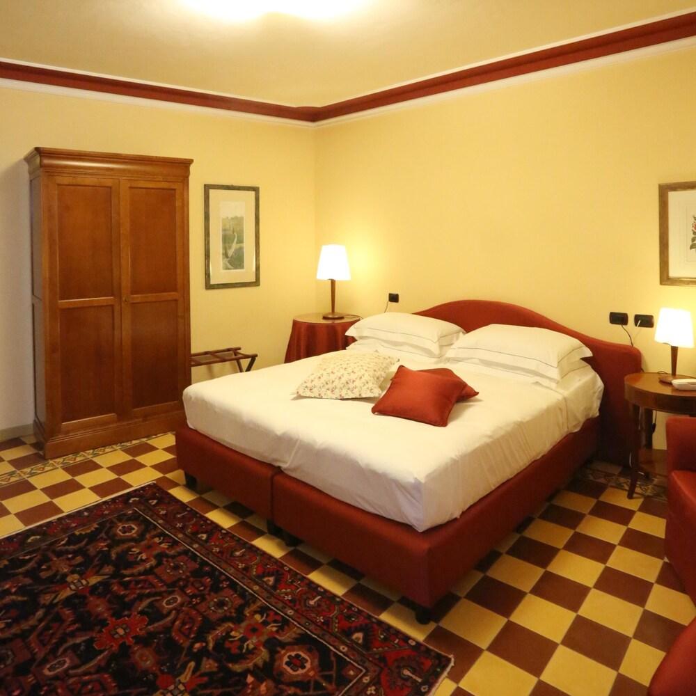 Albergo Castiglione Langhe