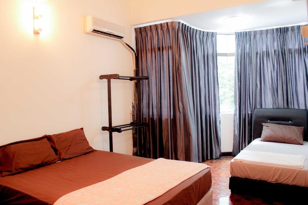 Sixteen Miami Batu Ferringhi