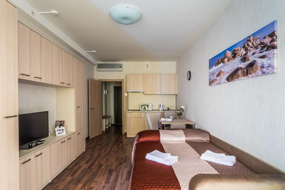 Panoramic Apartments S16