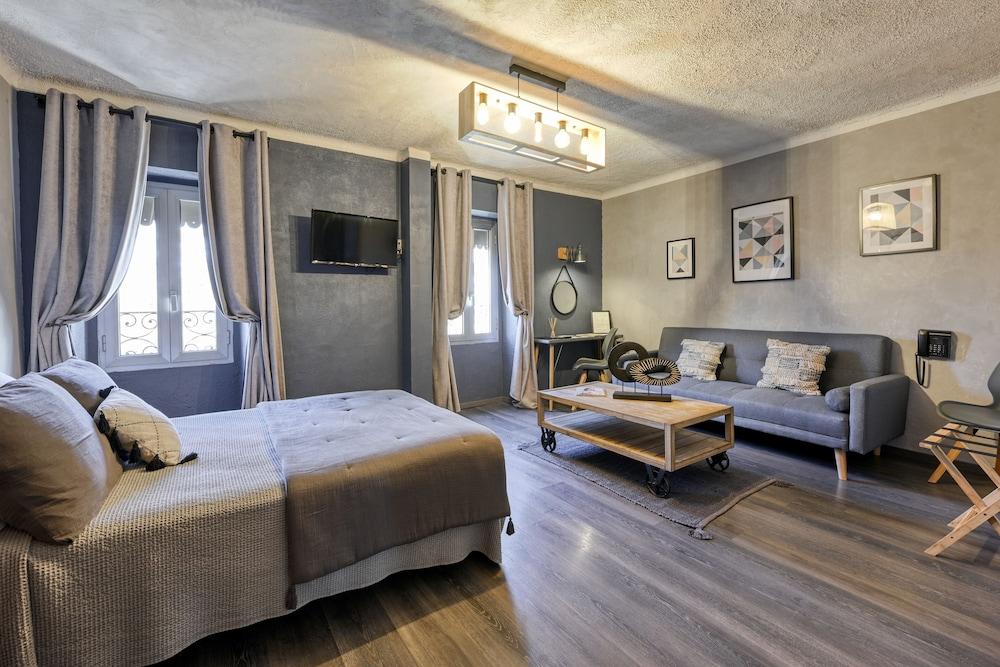 Hôtel Restaurant L'Oustaloun