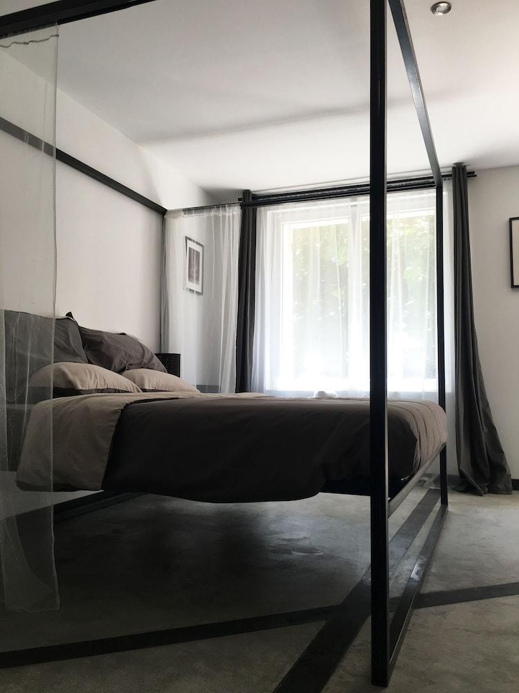 La Datcha Delicatessen