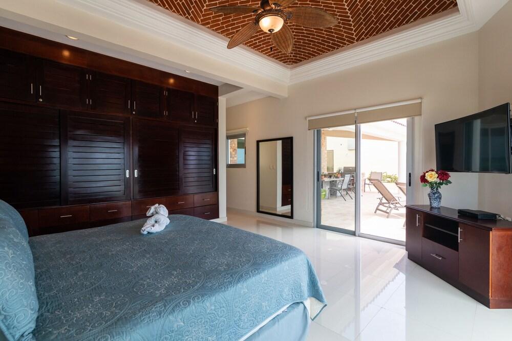 Beachfront Homes by Playa Paradise