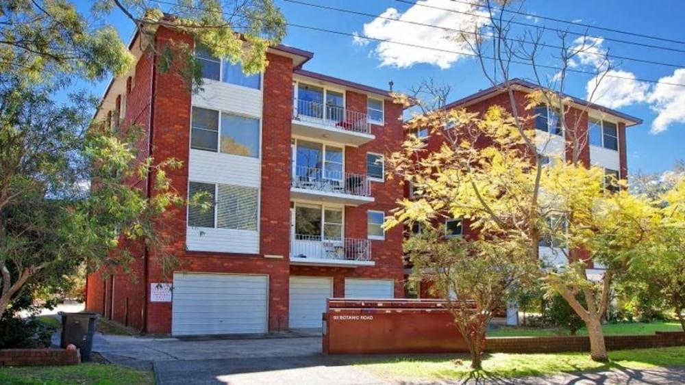 The Apartment Service BOT01