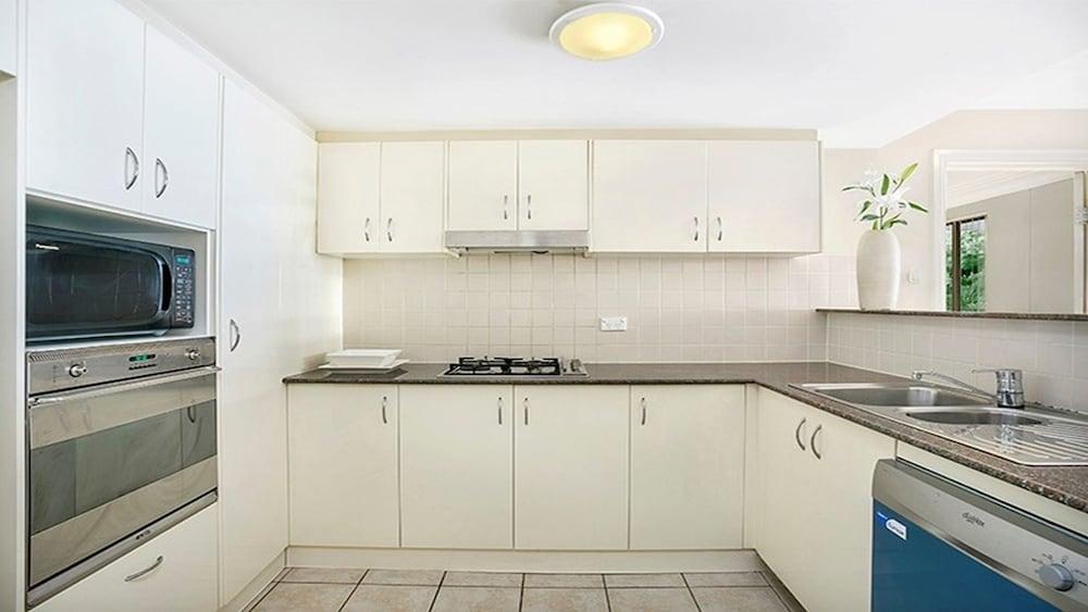 The Apartment Service CHATS