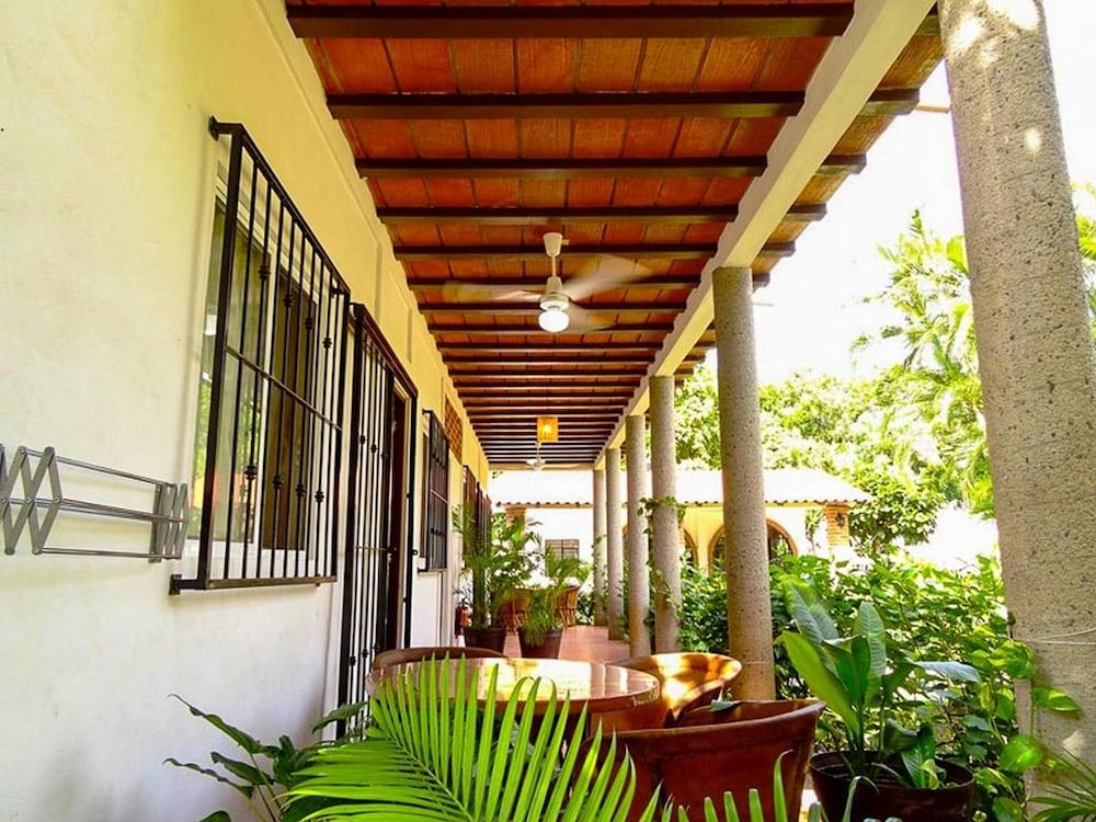 1 BR TownStudio by Las Palmas