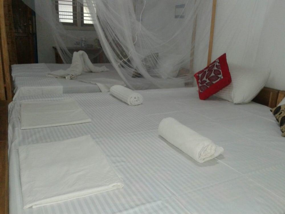 Star Rest Beach Hotel Arugambay