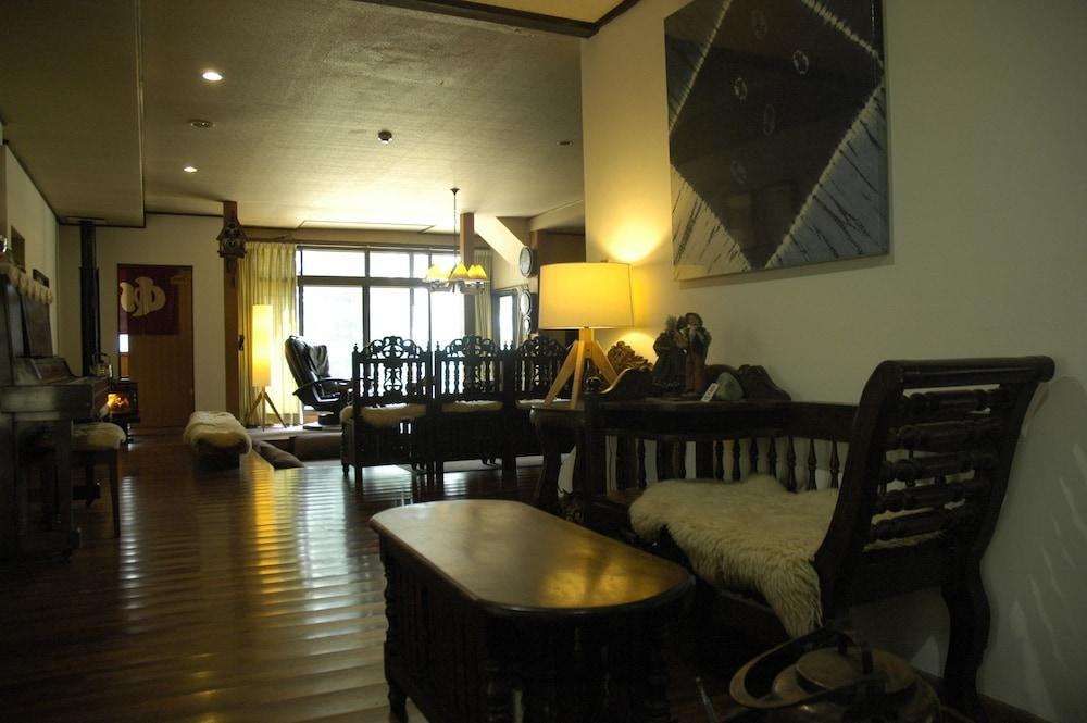 Hakuba Iwatake Lodge Gakuyuso