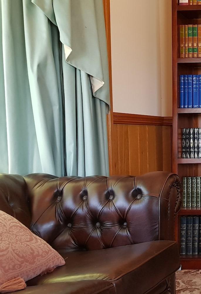 Impressive Hobby Farm Close in Bungaree