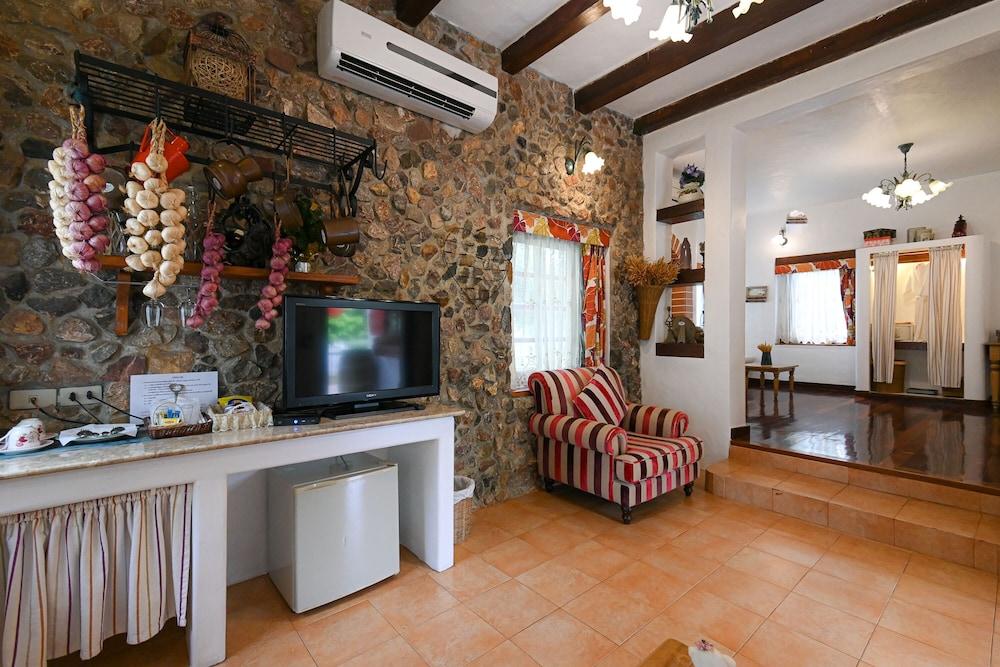 Swiss Valley Hip Resort