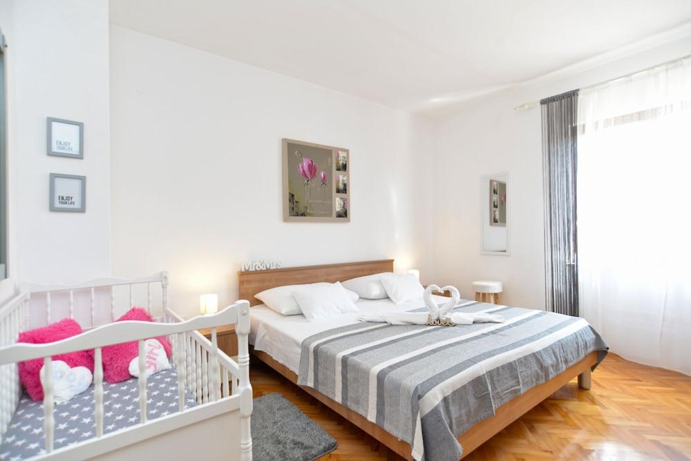 Apartments Maria 1021