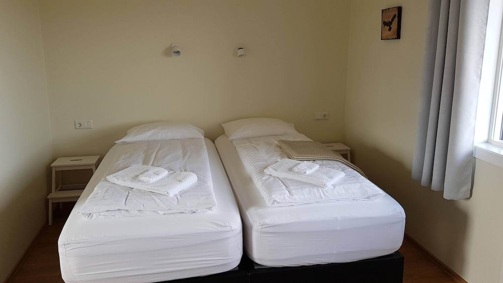 Hjartarstadir Guesthouse
