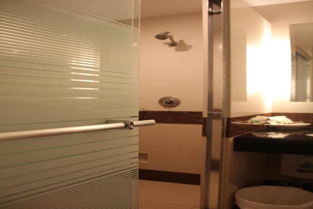 Thatphanom River View Hotel