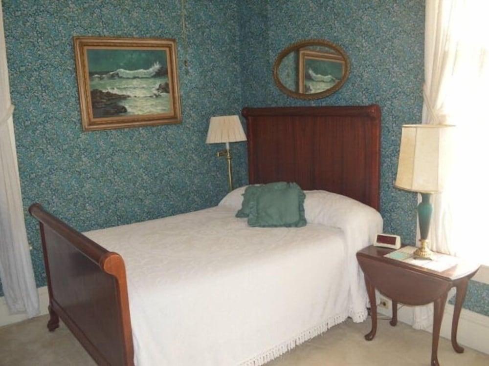 Franklin Terrace Bed and Breakfast