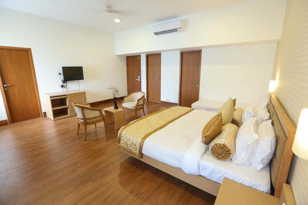 Avenue 11 Boutique Residences