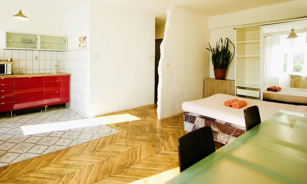 LUXKV Apartment on Schipkovskiy