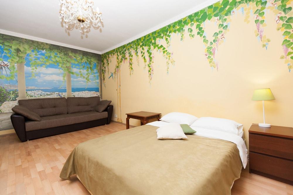 Kvart Boutique Smolenskaya