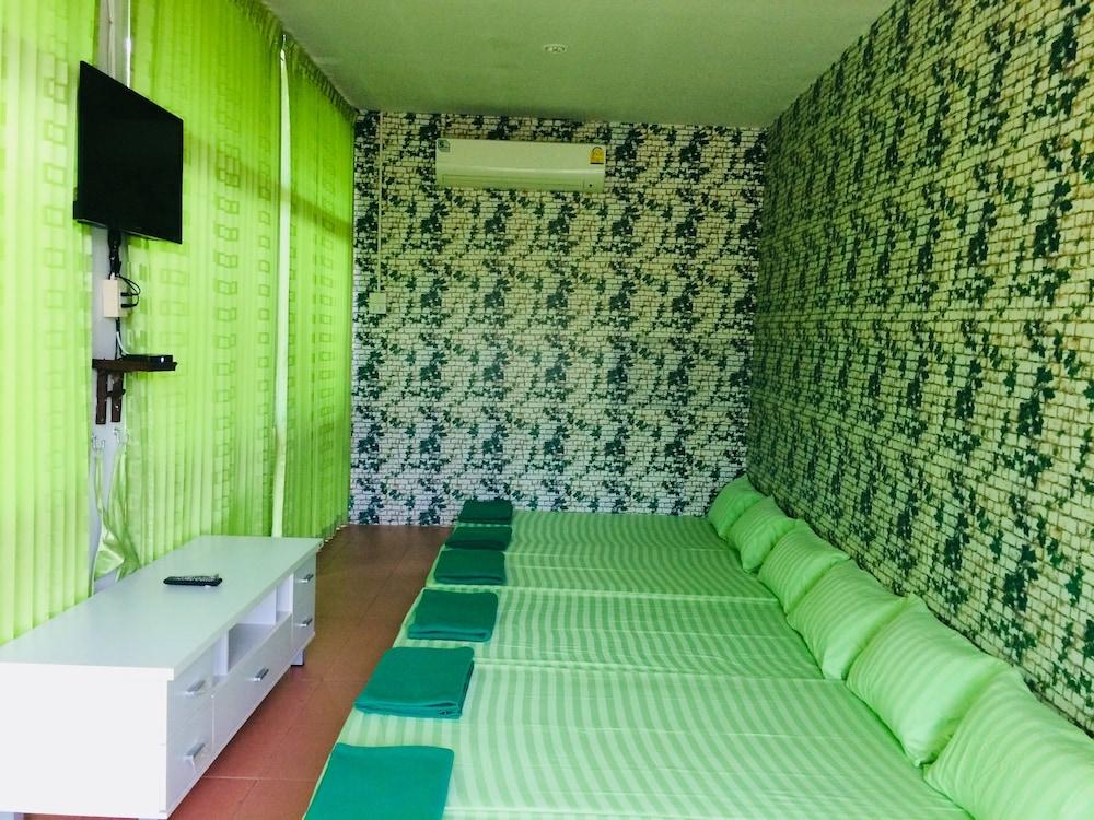 Saeng Tai Amphawa Resort