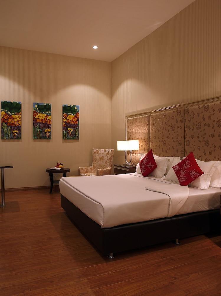 Horizon Lake View Resort Hotel