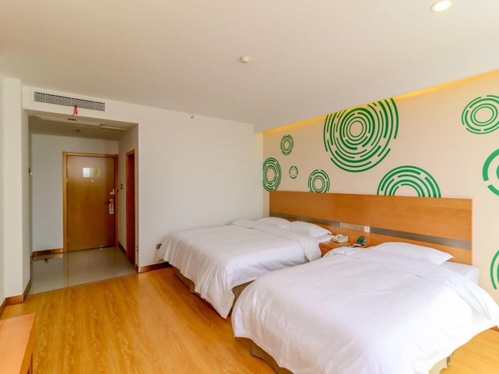 GreenTree Inn Wuhu Fangte Four Phase Wanchun Fortune Plaza Hotel