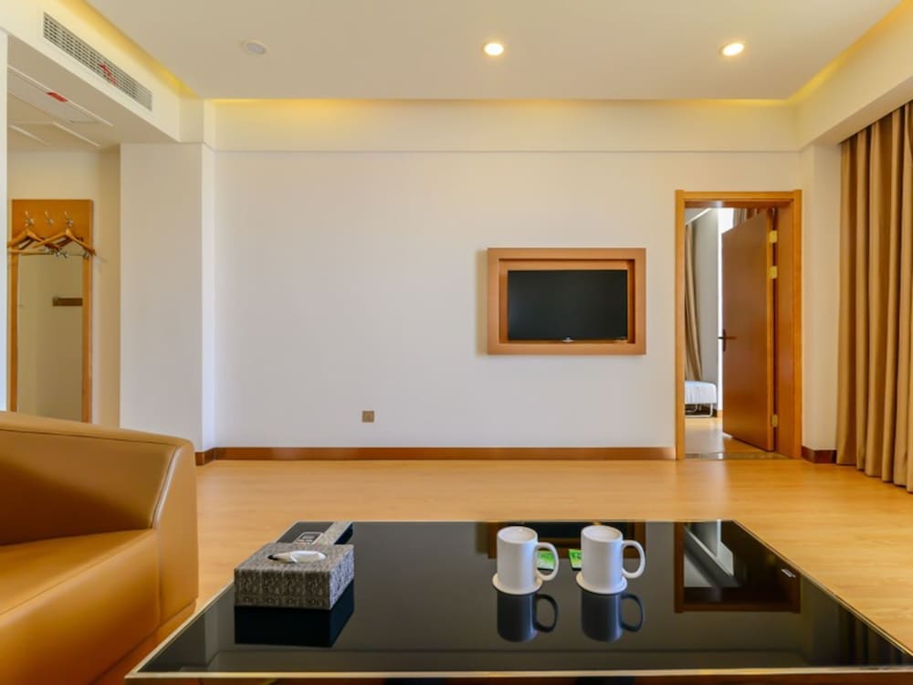 GreenTree Inn Wuhu Fangte Four Phase Wanchun Fortune Plaza Hotel