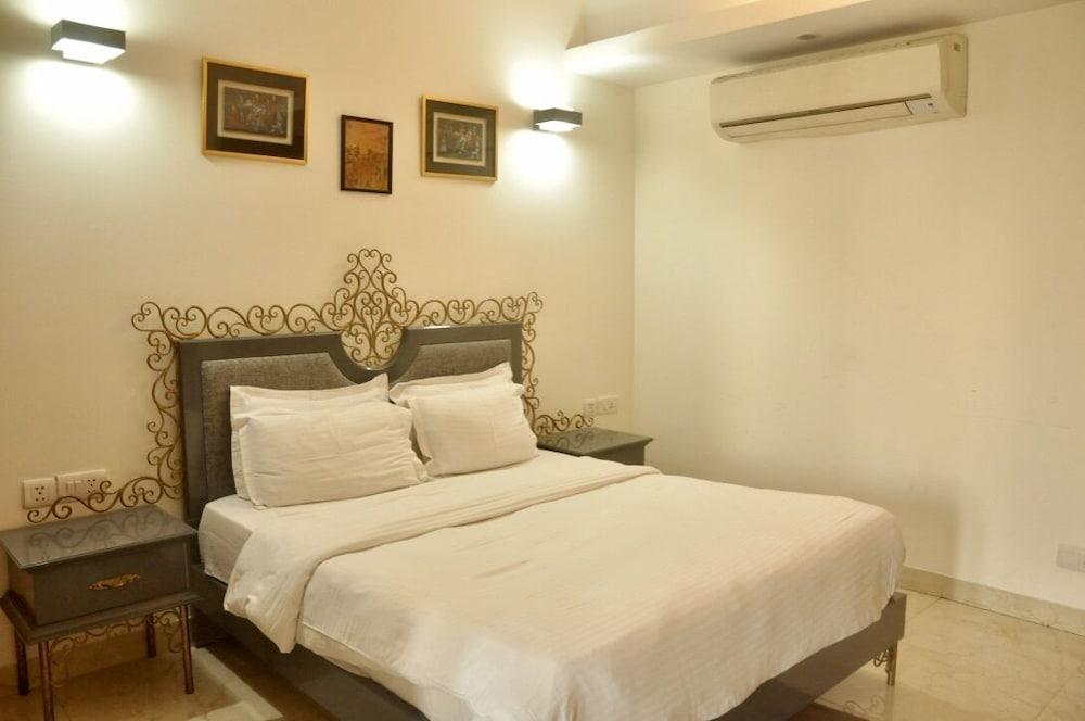 Aashianaa Gracious Living