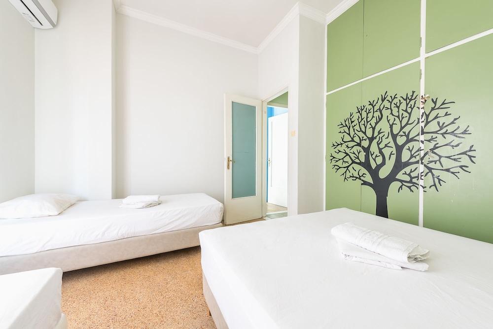 Space Paradise Apartments