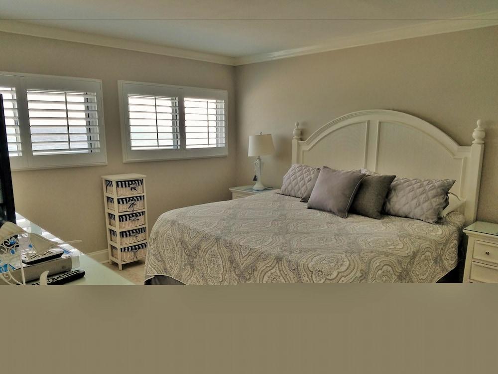 Beach House Condos by Crystal Waters