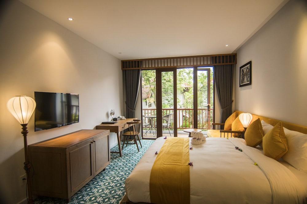 Vinh Hung Old Town Hotel