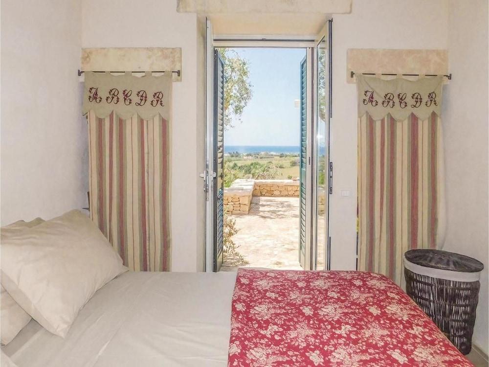 Li Fani Luxe Pool Stone House