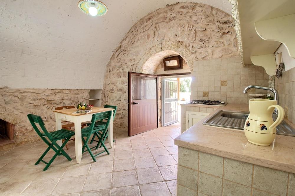 Maggiore Beach Trulli