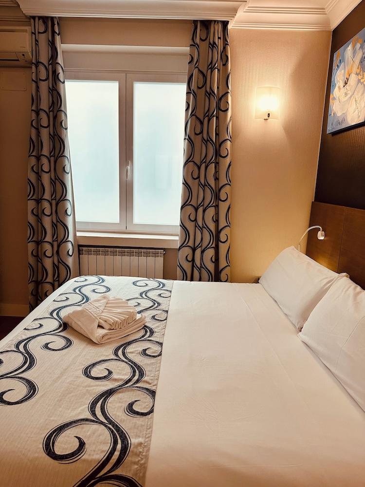 Hostal Sol Square Madrid