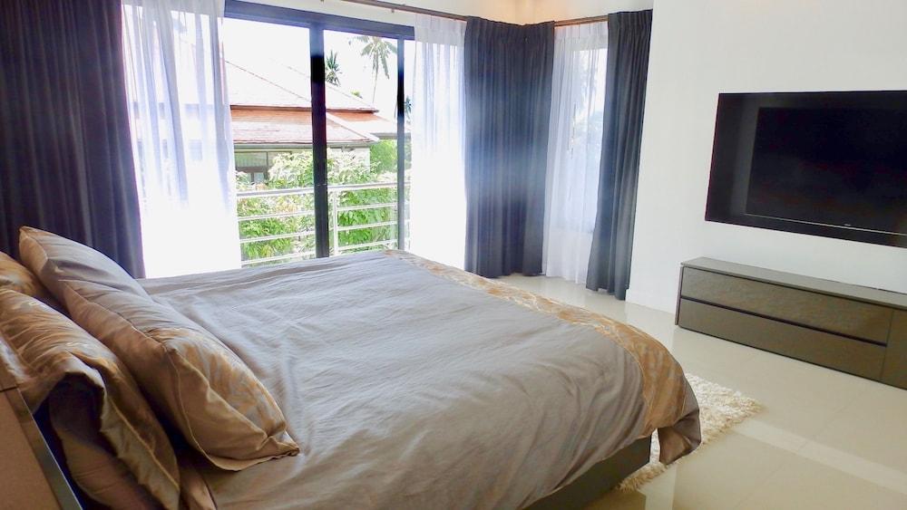 3 Bedroom Private Pool Villa Flora