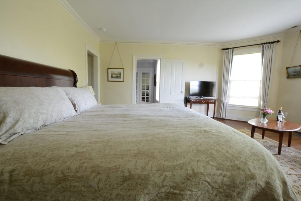 Woodville Bed and Breakfast