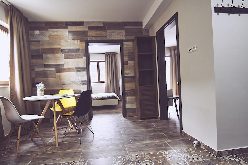 Fleurs de Temps Apartments