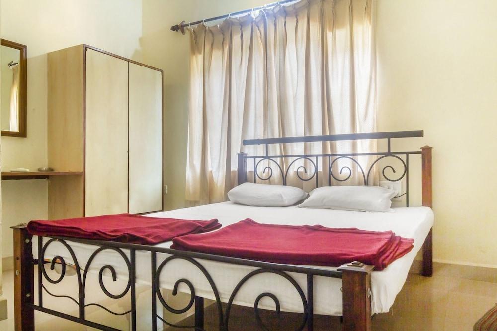 GuestHouser 4 BHK Villa 8209