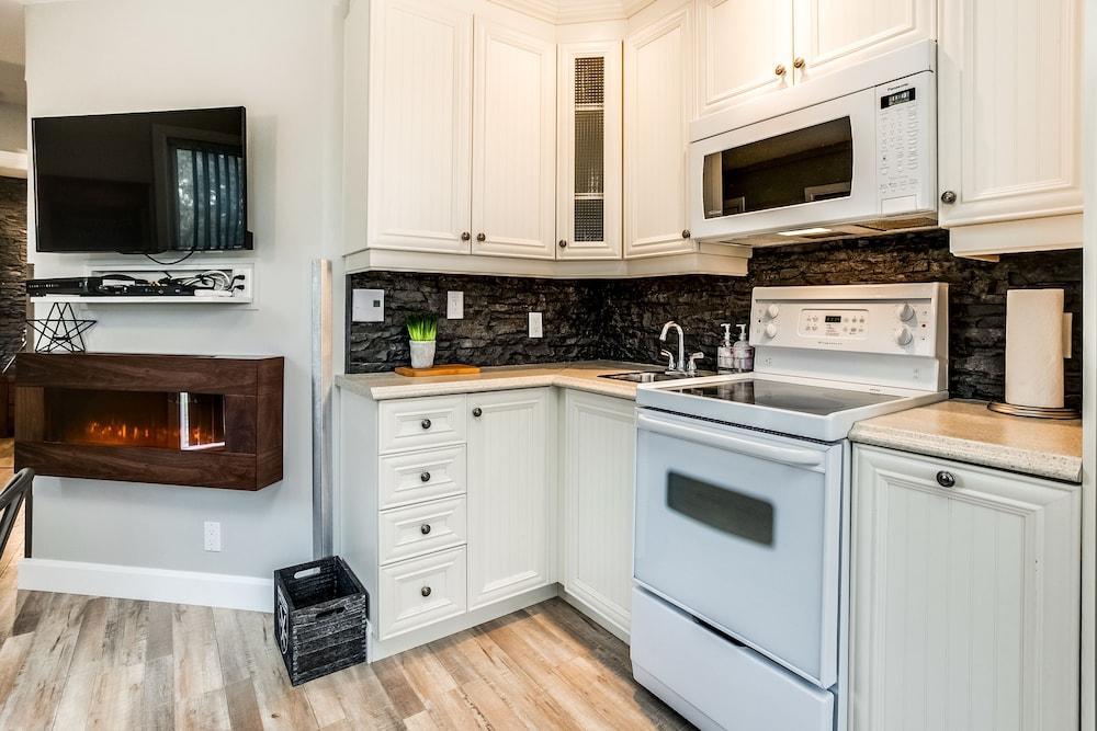 Le Villageois by KASANIA