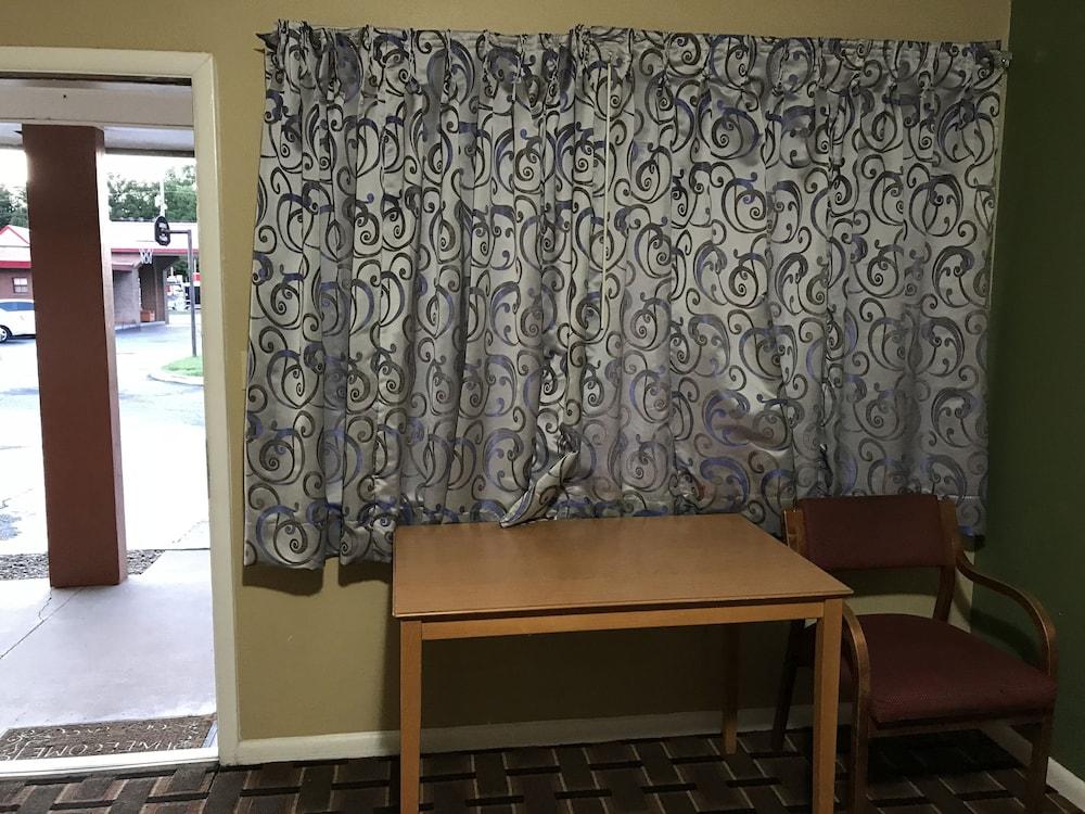 Princess Motel Maryville