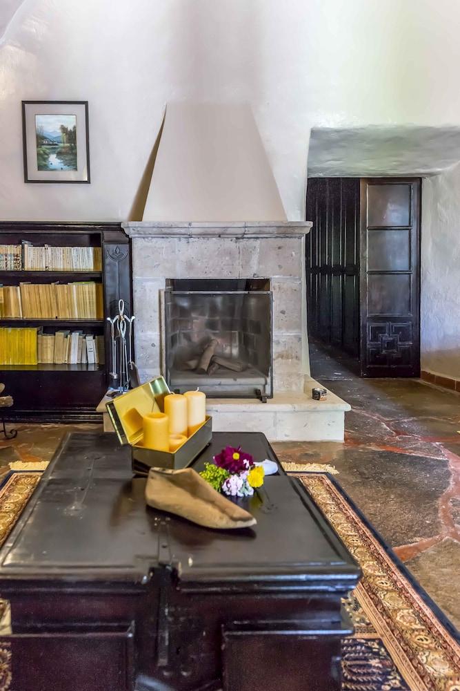 Meson Real de la Plata