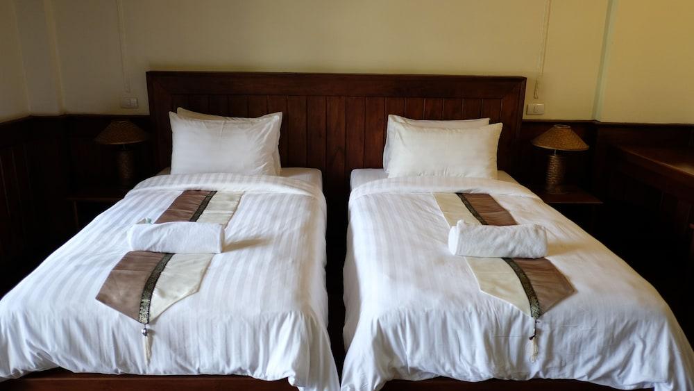 Lah Own Khaolak Resort