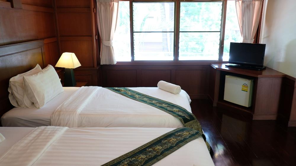 Lah Own Khaolak Resort