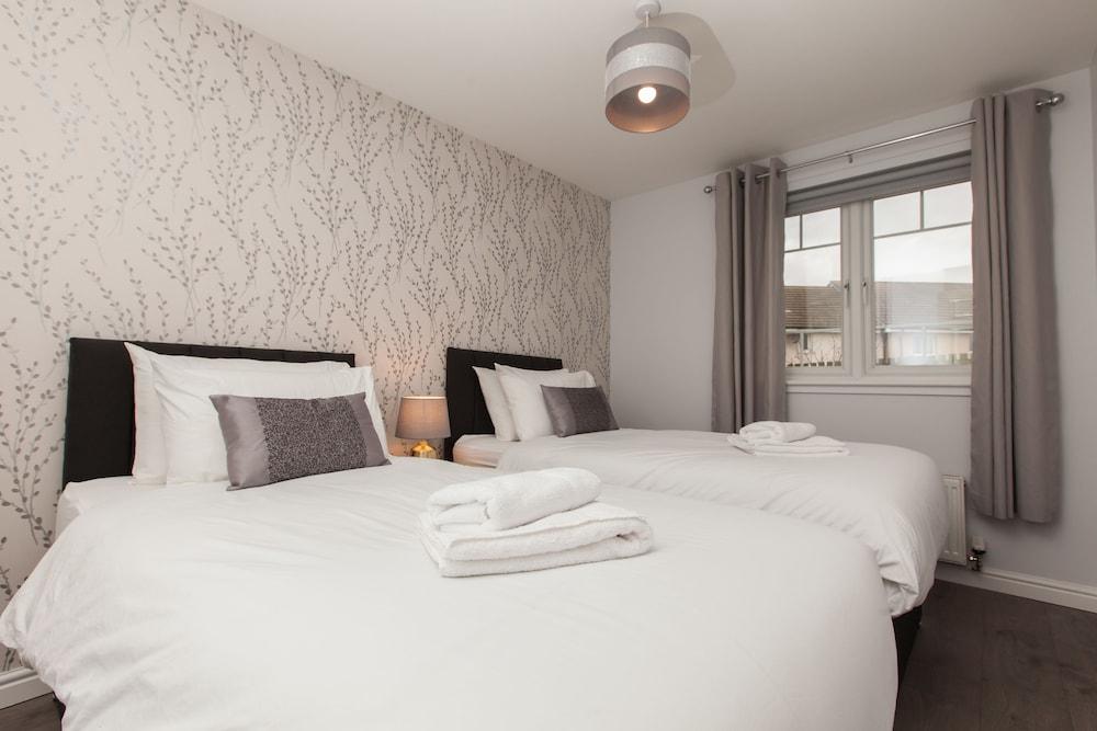 Duloch Apartments TP