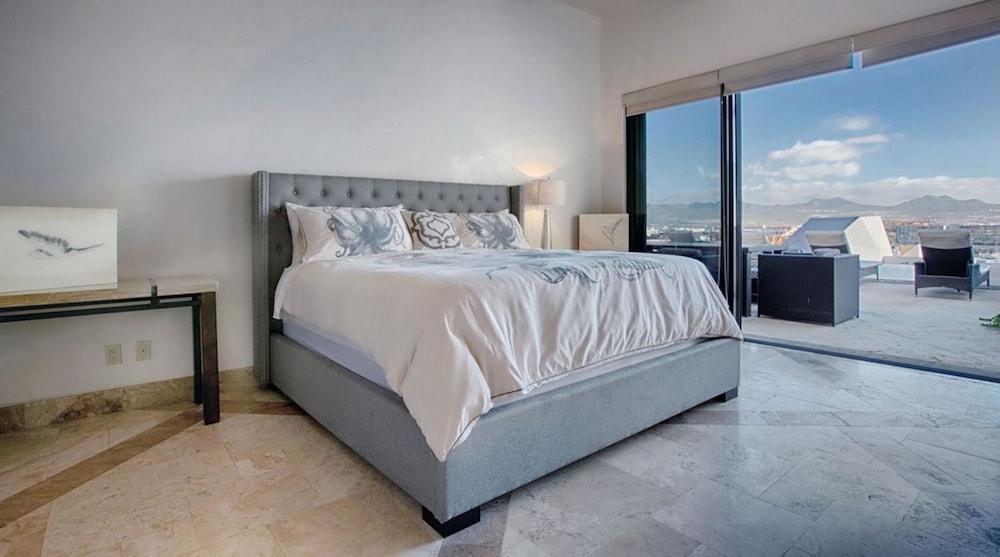 Villa Vegas by Cabo Platinum