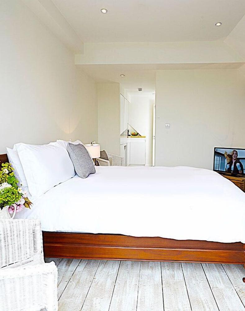 Live and Let Live Inn