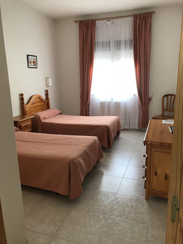 Complejo Turistico Baños del Robledillo