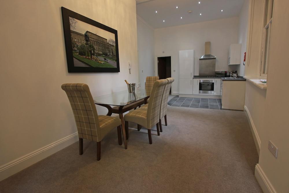 The Castle Collection - 14 Cook Street